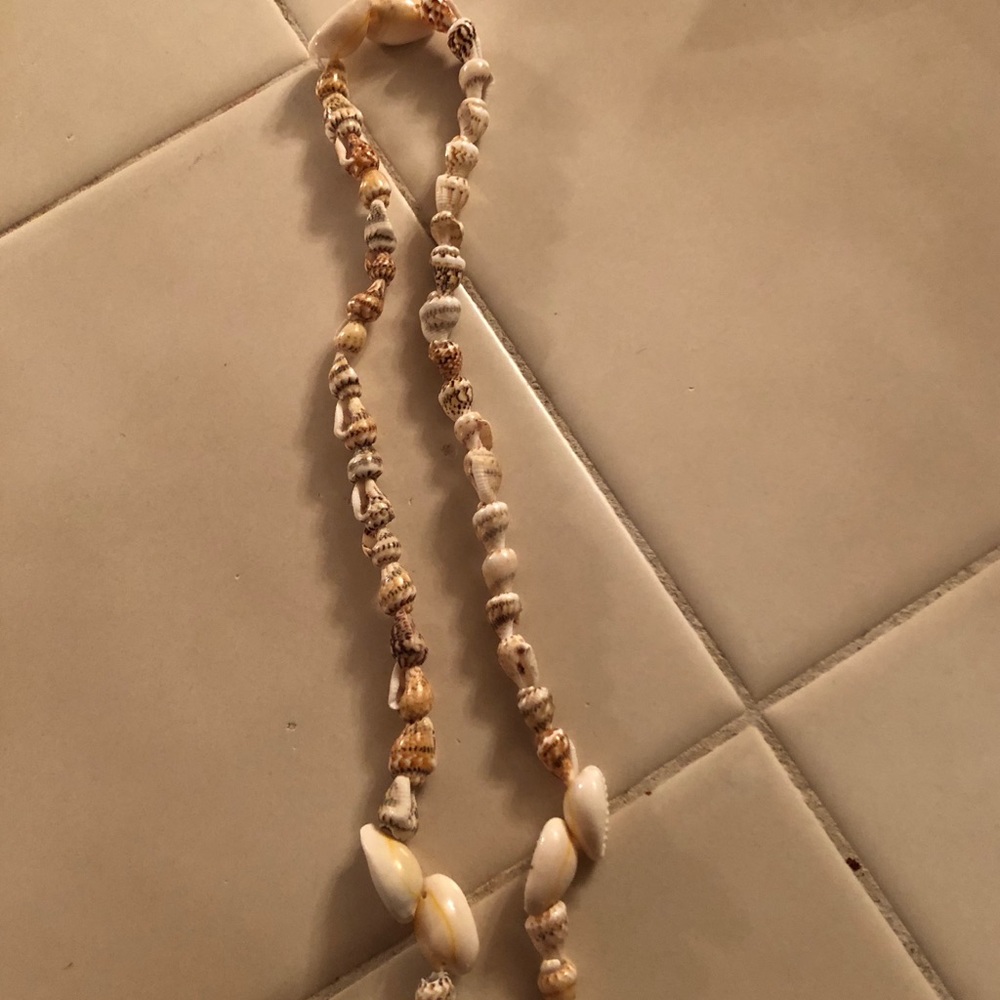BN Shell Necklace